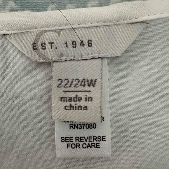 Beautiful white top, perfect for a night out!  NWOT. - Picture 3 of 6